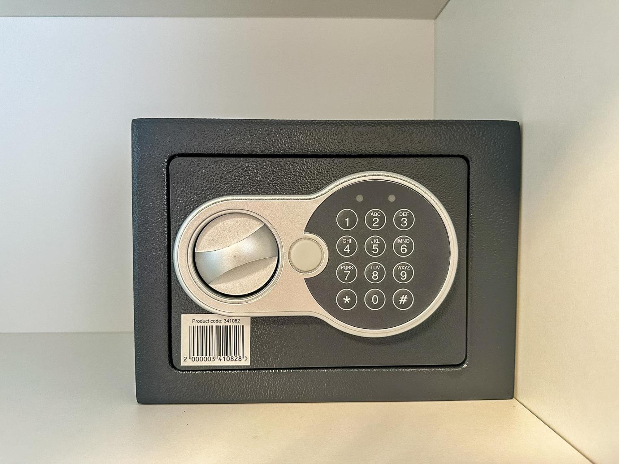 Apartman Lux Self Check-In ヴィロヴィティツァ エクステリア 写真